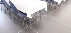 Tischbeine eingefärbt